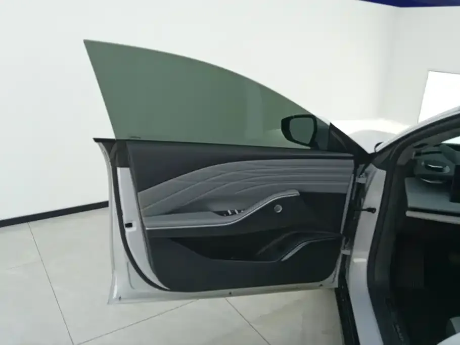 Geely Galaxy Galaxy E8 2024 665km RWD Starship Voyager Edition — Фото автомобиля 7