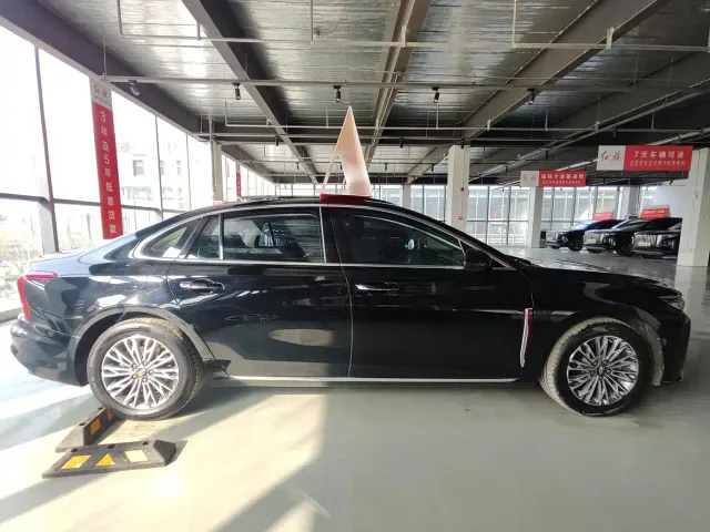 Hongqi H5 — Фото автомобиля 3