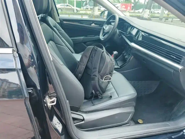 Volkswagen Passat — Фото автомобиля 24