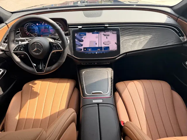 Mercedes-Benz E-Class — Фото автомобиля 19