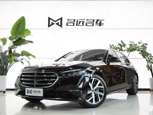 Фотография автомобиля — Mercedes-Benz E-Class