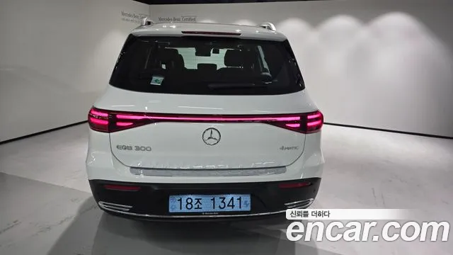 Mercedes-Benz EQB — Фото автомобиля 5