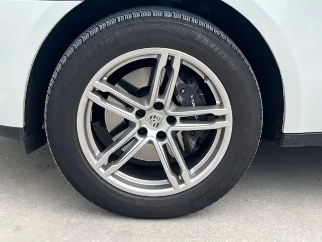 Porsche Macan — Фото автомобиля 12