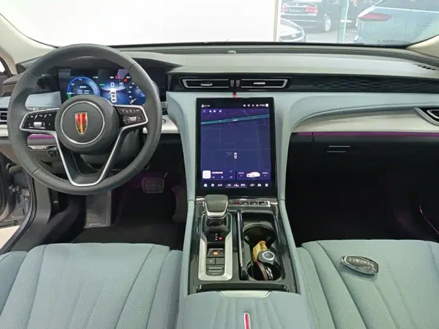 Hongqi H5 PHEV — Фото автомобиля 12