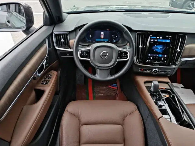 Volvo V90 — Фото автомобиля 14