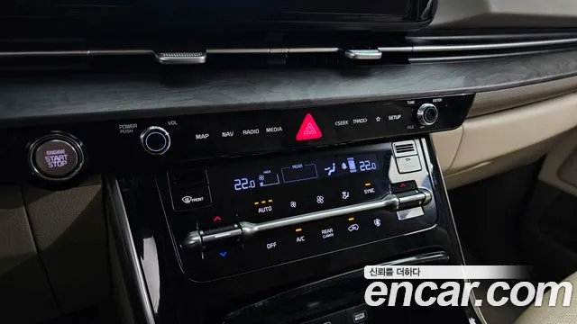 Kia Carnival Generation 4 — Фото автомобиля 30