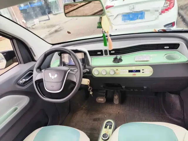 Wuling Hongguang Mini EV — Фото автомобиля 12