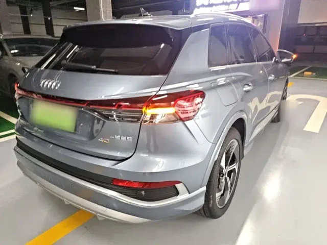 Audi Q4 e-tron — Фото автомобиля 6