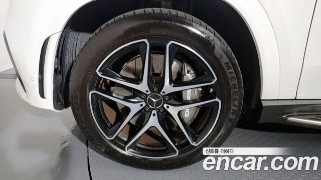 Mercedes-Benz GLE-Class — Фото автомобиля 5