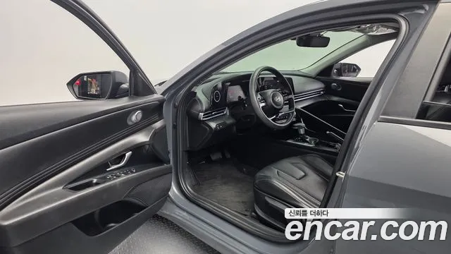 Hyundai Avante CN7 — Фото автомобиля 15