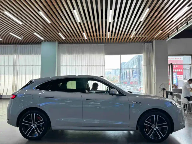 Aito M5 — Фото автомобиля 16