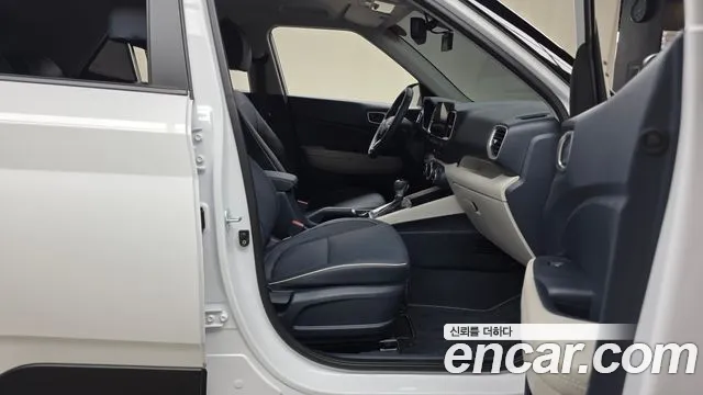 Hyundai Venue — Фото автомобиля 16