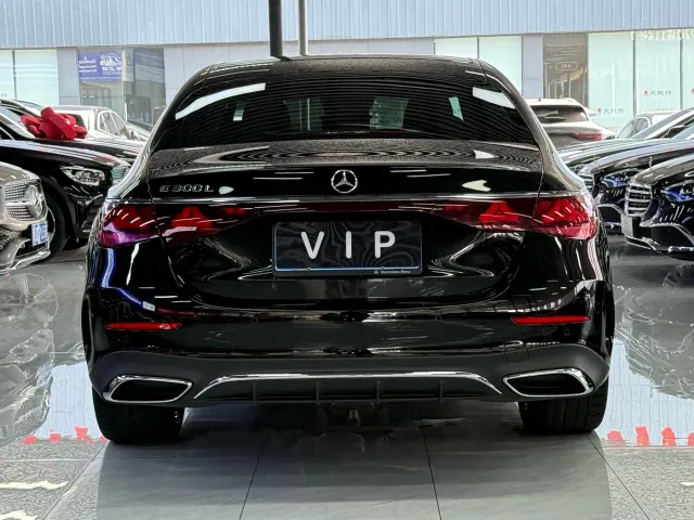 Mercedes-Benz E-Class — Фото автомобиля 13