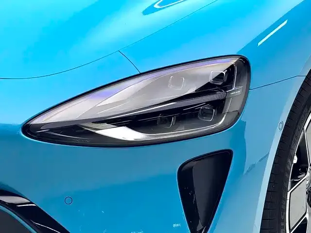Xiaomi SU7 — Фото автомобиля 18