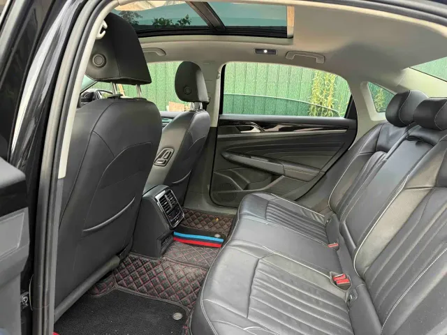 Volkswagen Passat — Фото автомобиля 7