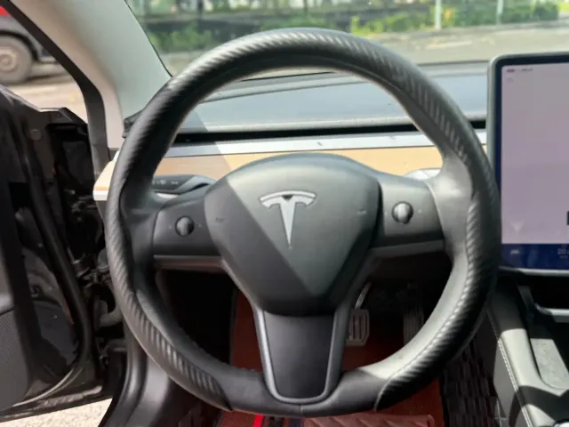 Tesla Model 3 — Фото автомобиля 7