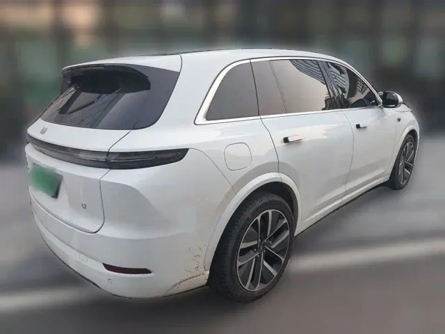 Li Auto L7 — Фото автомобиля 4