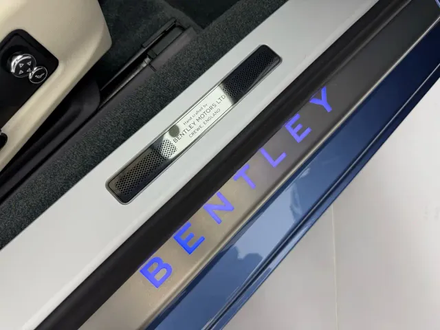 Bentley Continental — Фото автомобиля 11