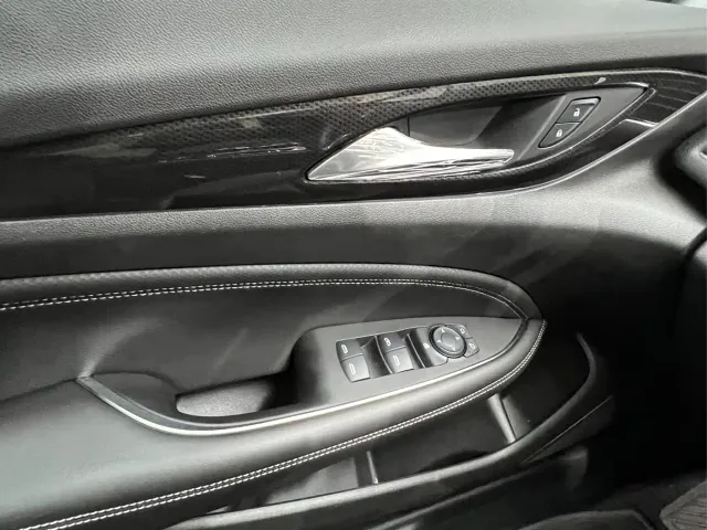 Buick Regal — Фото автомобиля 14