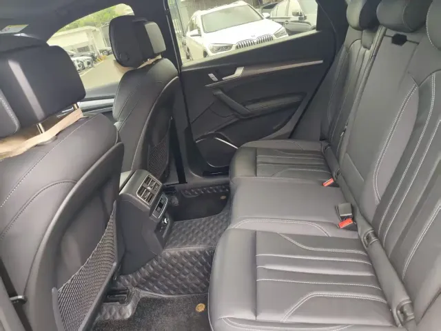 Audi Q5L — Фото автомобиля 6