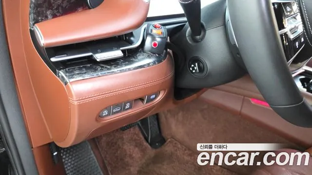 Genesis G90 Бензин 3.5 Turbo e-S/C AWD LWB — Фото автомобиля 30