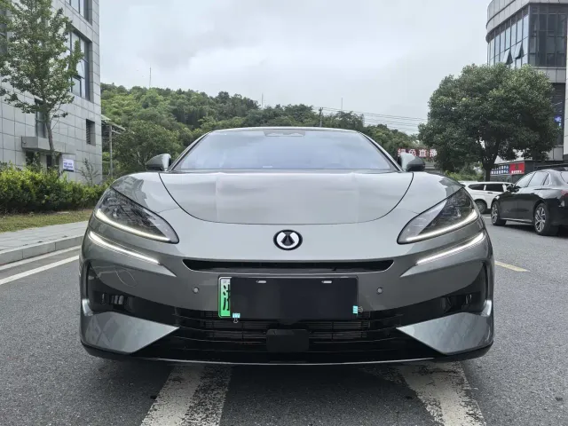 Denza Z9GT — Фото автомобиля 2