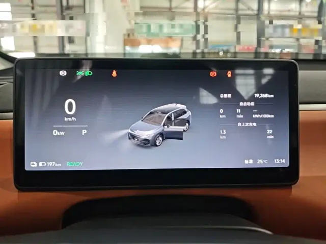 Leapmotor C10 — Фото автомобиля 11