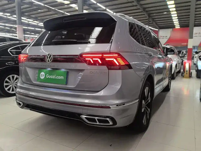 Volkswagen Tiguan L — Фото автомобиля 11