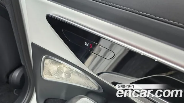 Mercedes-Benz E-Class — Фото автомобиля 29