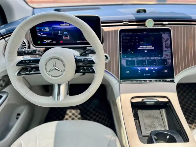 Mercedes-Benz EQE SUV — Фото автомобиля 6