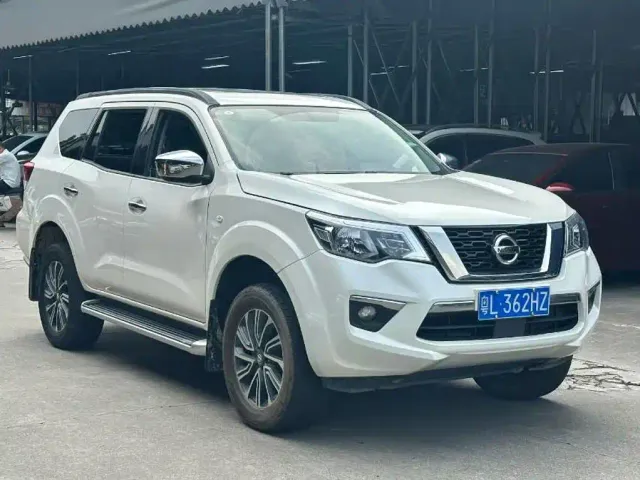 Nissan Terra 2020 2.5L XL Upper Automatic 2WD Luxury Edition — Фото автомобиля 3