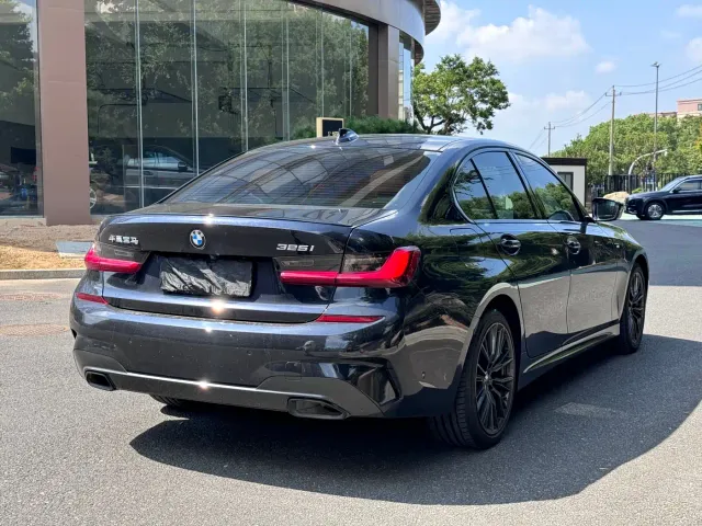 BMW 3 Series — Фото автомобиля 16