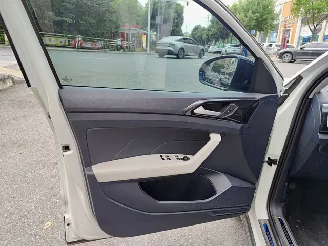 Volkswagen Tharu — Фото автомобиля 6
