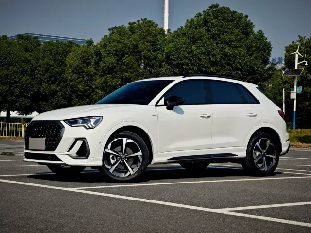 Фотография автомобиля — Audi Q3