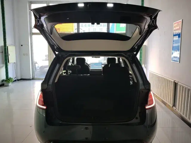 Baojun Cloud — Фото автомобиля 18