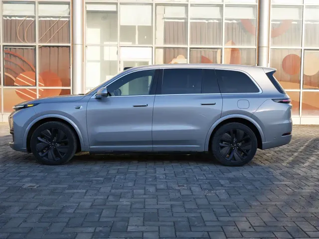 Li Auto L9 — Фото автомобиля 8