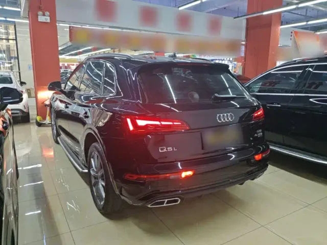 Audi Q5L — Фото автомобиля 4