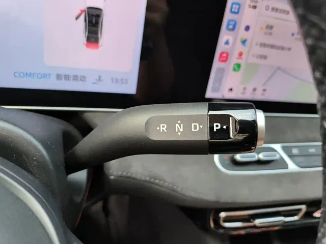 Roewe D7 — Фото автомобиля 10