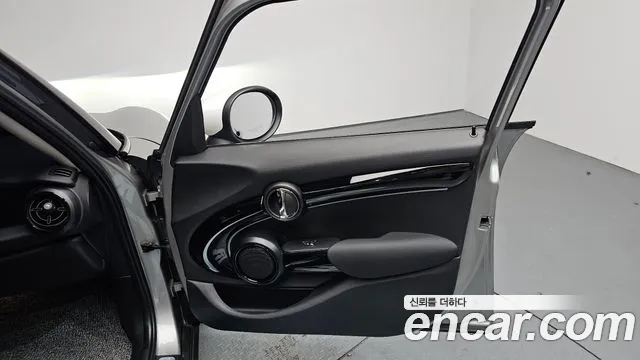 Mini Cooper Cooper 5 дверей Classic — Фото автомобиля 24