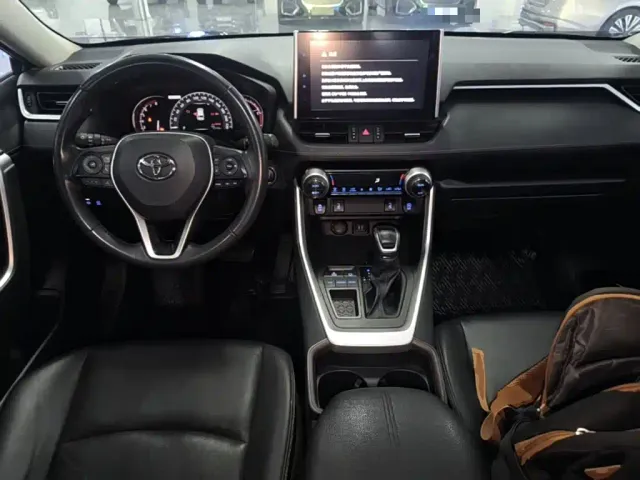 Toyota RAV4 — Фото автомобиля 9