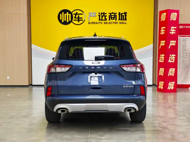 Ford Escape — Фото автомобиля 4