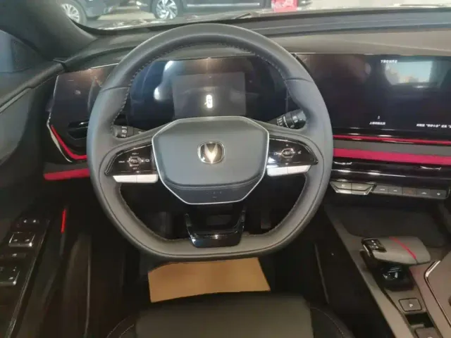Changan X5 Plus — Фото автомобиля 10