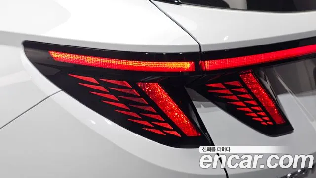 Hyundai Tucson Tucson (NX4) Дизель 2.0 2WD — Фото автомобиля 18