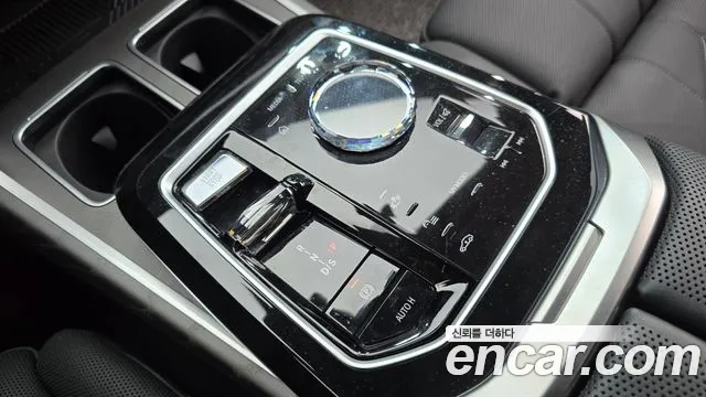 BMW 7 Series G70 — Фото автомобиля 8