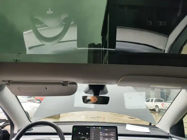 Tesla Model Y — Фото автомобиля 17