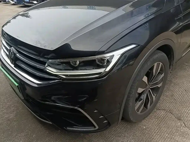 Volkswagen Tiguan L — Фото автомобиля 23