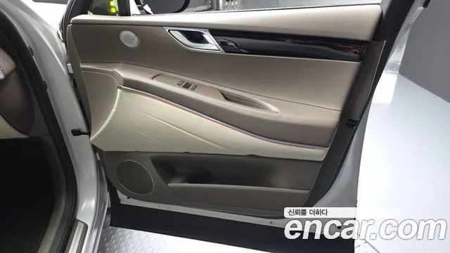 Genesis GV80 — Фото автомобиля 12