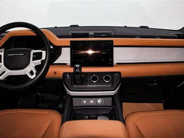 Land Rover Defender — Фото автомобиля 14