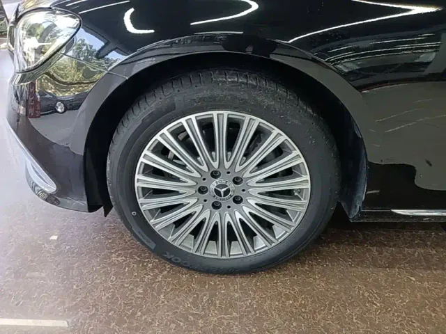 Mercedes-Benz E-Class — Фото автомобиля 22