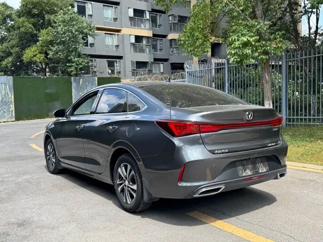 Changan Eado — Фото автомобиля 8